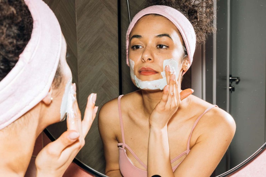 Should I wash my face after a facial: After-Facial Skincare Routine