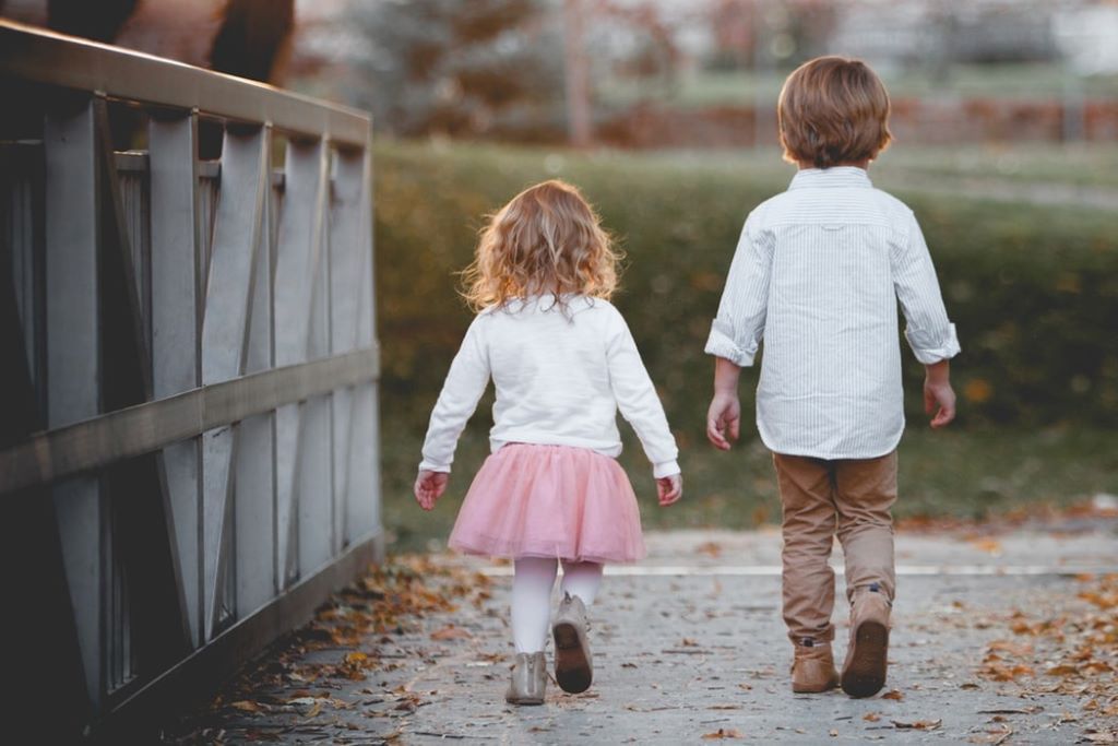 What are the main principles of child protection?