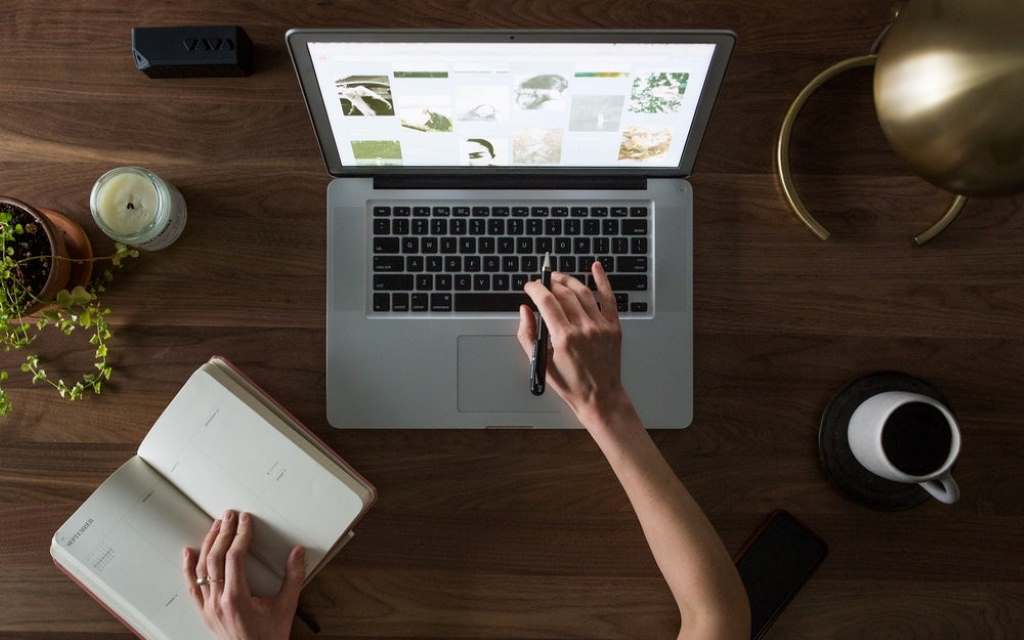 What is the best online business for beginners