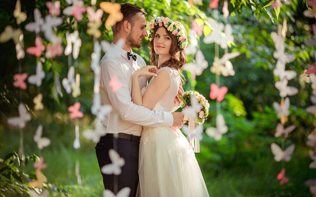 What is the June wedding myth?