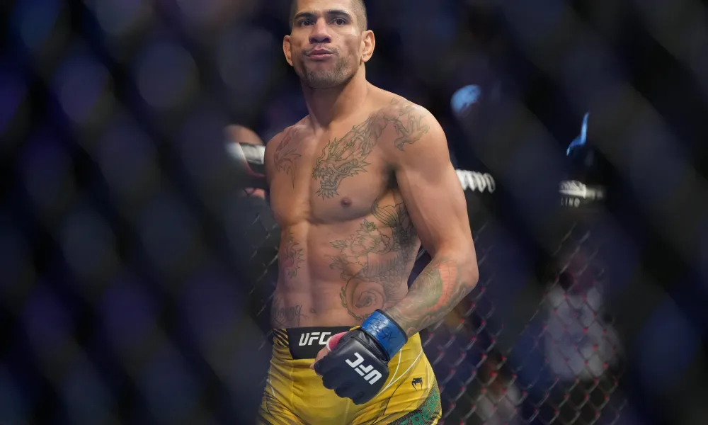 How many times did Israel Adesanya lose to Alex Pereira