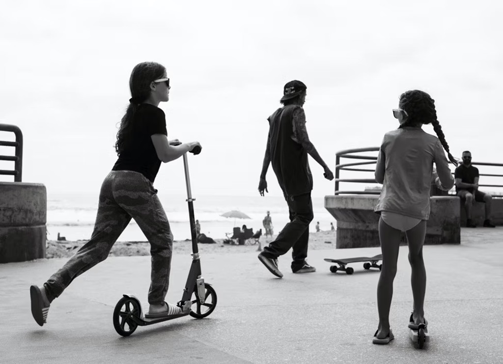 Skateboard vs Electric Scooter