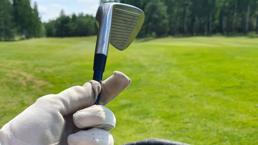 What does torque do in a golf swing
